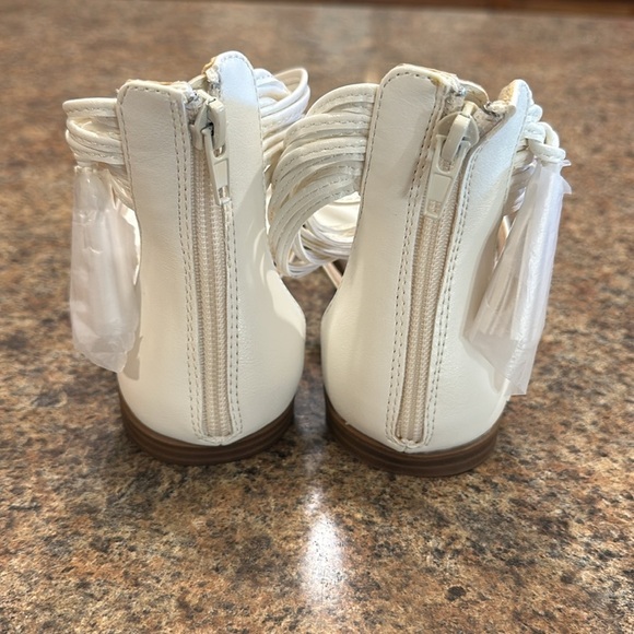 Oasis Society Abril Ankle Strap Sandal White Womens Size 8.5 - Picture 9 of 15